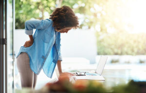 woman experiencing pelvic pain